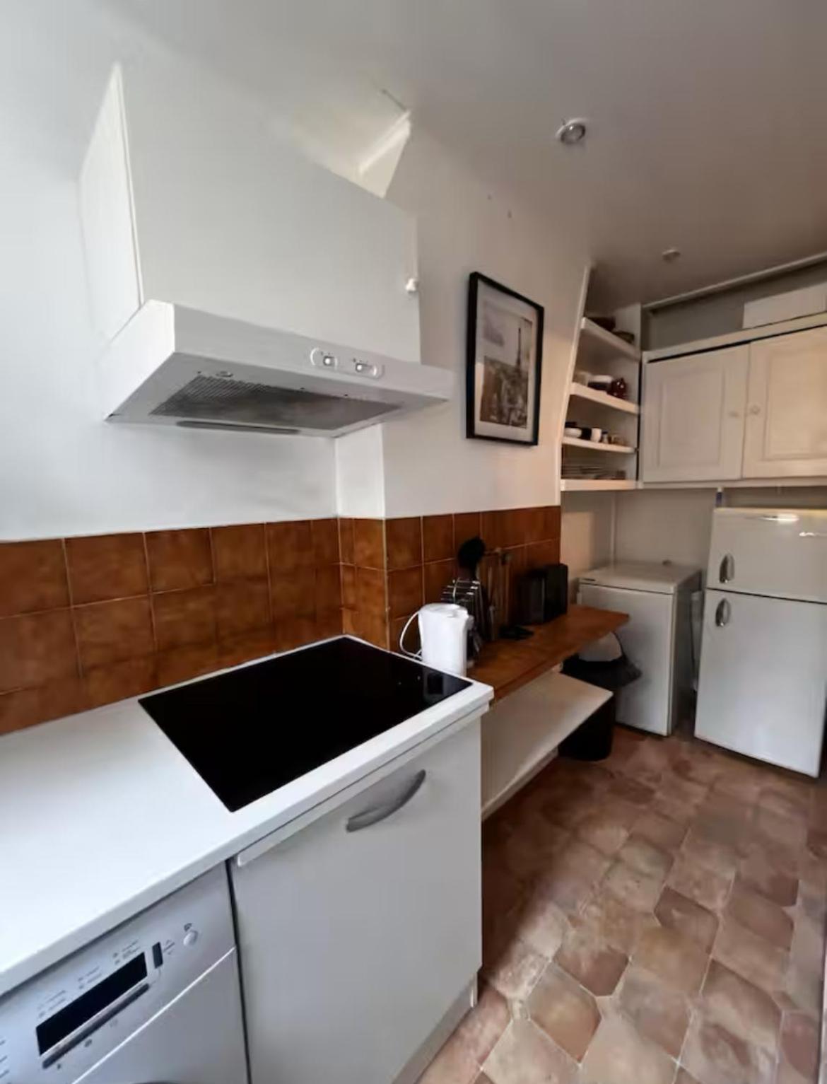 Eiffel Tower View Haussmanian Charm 2min Walk From The Eiffel Tower Gardens * Parijs