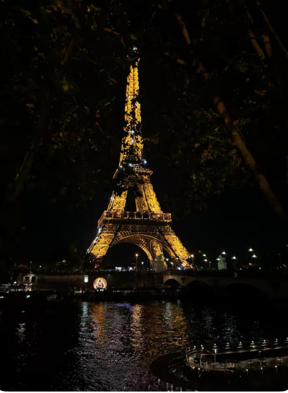 Eiffel Tower View Haussmanian Charm 2min Walk From The Eiffel Tower Gardens * Parijs