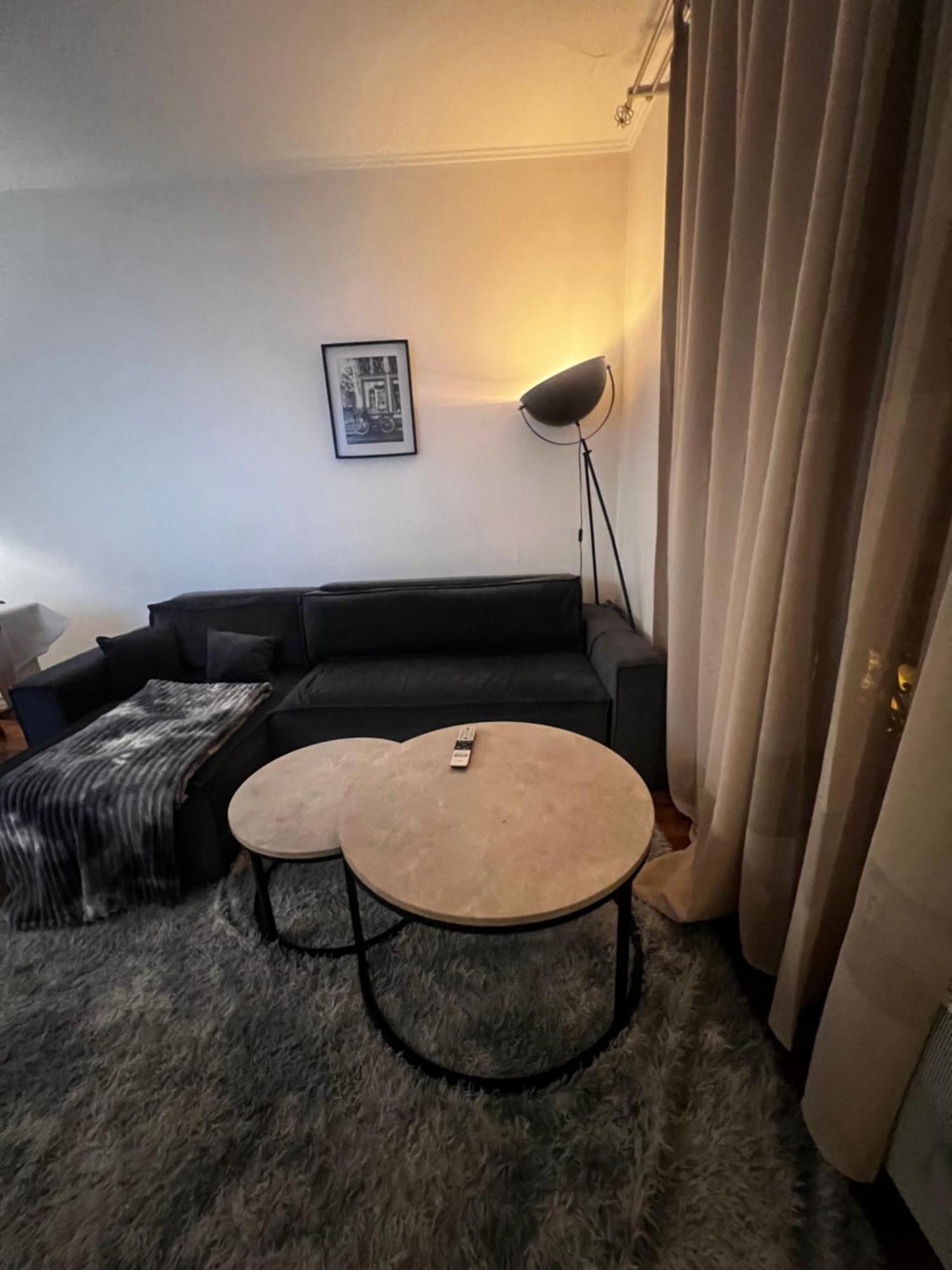 Eiffel Tower View Haussmanian Charm 2min Walk From The Eiffel Tower Gardens Appartement Parijs